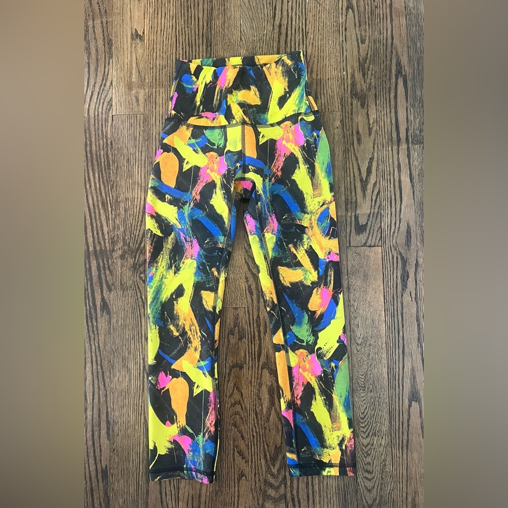 lululemon athletica women’s 3/4 Neon Brushstroke Leggings - Black Multi